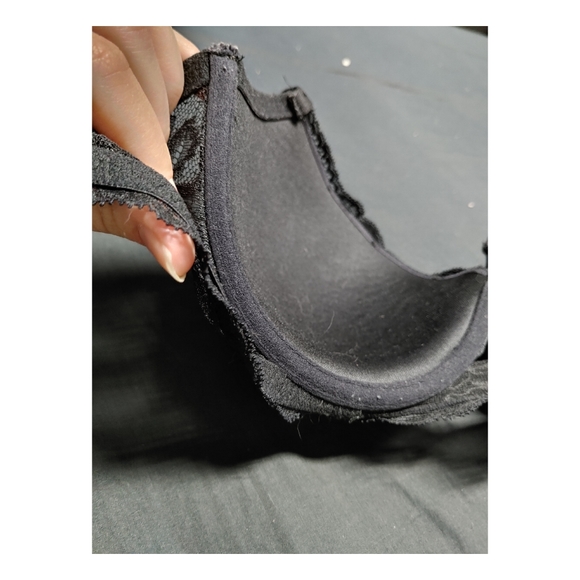 Feminine black bra (La Senza) - Picture 4 of 5